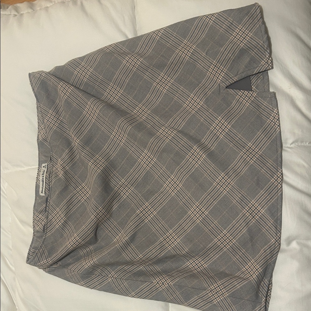Abercrombie Plaid Mini Skirt with Side Slit - Gray/Tan